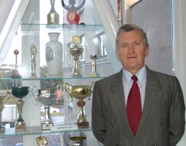 Vieną geriausių pasaulyje kurčiųjų rinktinę treniruojantis Algimantas Šatas sakė nesiruošiantis taikstytis su smurtu sporte. Asmeninio albumo nuotr. Vieną geriausių pasaulyje kurčiųjų rinktinę treniruojantis Algimantas Šatas sakė nesiruošiantis taikstytis su smurtu sporte. Asmeninio albumo nuotr.