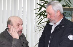 Rašytojas R.Šavelis (kairėje) juokėsi: jo paauglystės draugas Algirdas Minkevičius išgaravo iš atminties. D.Zibolienės nuotr.