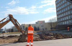 Rekonstruojama savivaldybės aikštė. A. Minkevičienės nuotr.