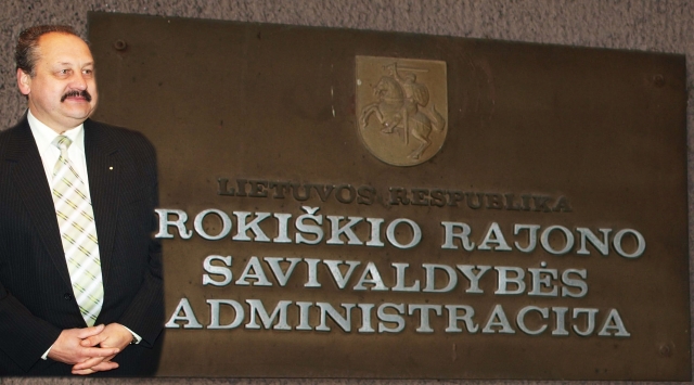 Rajono savivaldybės administracijos direktorius Aloyzas Jočys žada imtis drastiškų rajono biudžeto taupymo priemonių. N.Byčkovskio fotomontažas.