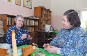Ant Akvilės Čelkienės ir dukros Laimutės velykinių margučių – ir šviesios vilties