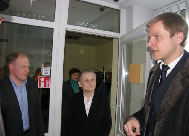 Rokiškėnai ministrui Remigijui Šimašiui (dešinėje) siūlė įsigilinti į konkrečias rajono teisėsaugos problemas. Greta – rajono teismo pirmininkė Nijolė Bražiūnienė ir rajono prokuroras Gediminas Stočkus. A.Minkevičienės nuotr. Rokiškėnai ministrui Remigijui Šimašiui (dešinėje) siūlė įsigilinti į konkrečias rajono teisėsaugos problemas. Greta – rajono teismo pirmininkė Nijolė Bražiūnienė ir rajono prokuroras Gediminas Stočkus. A.Minkevičienės nuotr.