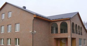 Klientę piktino ir atnaujinamas fasadas