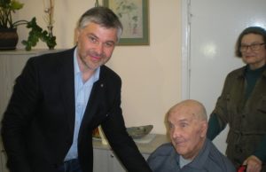 Įteikta pirmoji „Tyzenhauzo“ statulėlė Raimondas Sirgėdas „Tyzenhauzo“ statulėlę įteikė Vilniuje gyvenančiam kraštiečiui