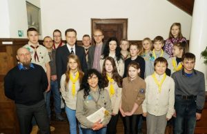 Pasiklausyti T. Baranausko paskaitos apie Sėlos kraštą XIII - XIV a. dokumentuose į muziejų atvyko didžiulis būrys Jurgio Kairio skautų draugovės skautų. Rokiškio krašto muziejaus archyvo nuotr.