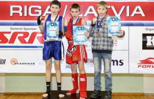 Pasaulio čempionate kovos ir rokiškėnas Dalius Skruodys (viduryje). „Tornado“ klubo archyvo nuotr.