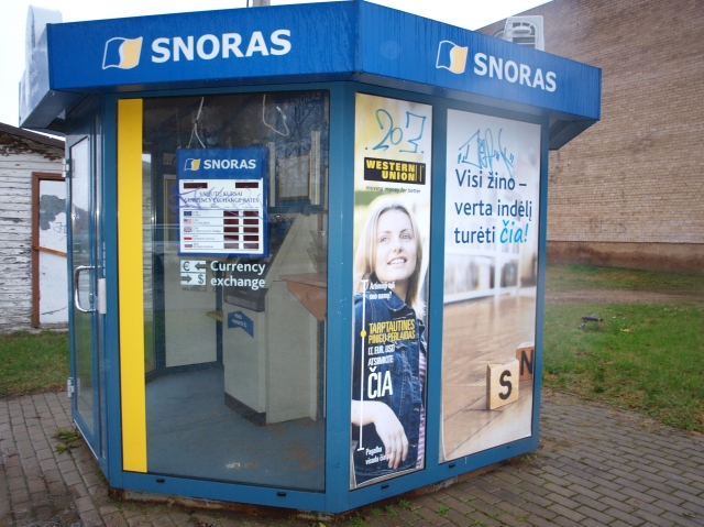Laisvės gatvės „Snoro“ kioskelį perėmė AB Lietuvos paštas. L.Dūdaitės nuotr. Laisvės gatvės „Snoro“ kioskelį perėmė AB Lietuvos paštas. L.Dūdaitės nuotr.