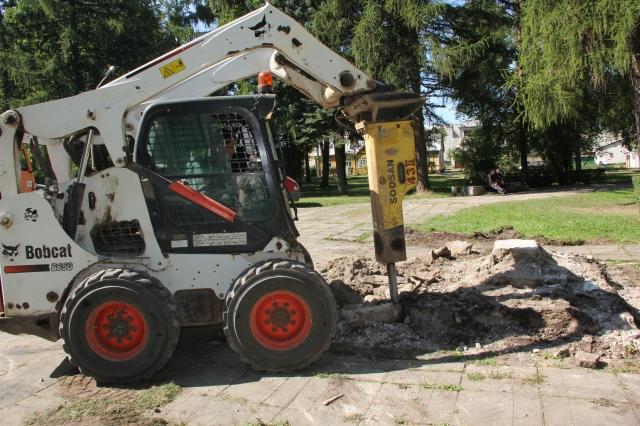 Išvežus postamentą