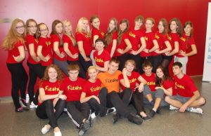 Rokiškio choreografijos mokyklos šiuolaikinių šokių grupė „Fiesta“.