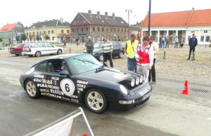 Rokiškėnų dėmesį traukė lenktyninis „Porsche“ automobilis. R.Kilkaus nuotr.