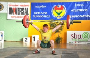 Sunkiosios atletikos turnyras “Rokiškio sūrio” taurei laimėti Varžybose Rokiškyje S.Aleksiejus ketina gerinti šalies suaugusiųjų rekordus. J.Aleksiejaus nuotr.