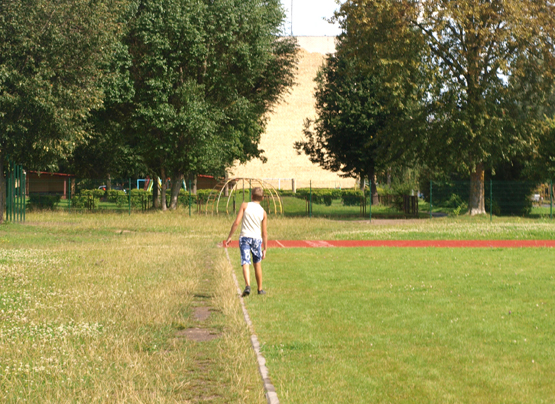 “Romuvos” stadione praeiviai mina takus. L.Dūdaitės nuotr.