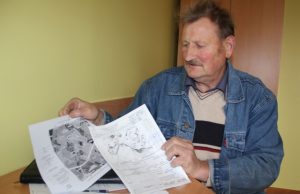 Stasiūniškis Pranas Lapašinskas sklaidė dokumentus ir pasakojo apie nesutarimus su kaimynu.