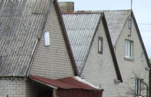 Rajono gyventojai gali tikėtis Europos Sąjungos paramos asbesto stogams keisti. D.Zibolienės nuotr.