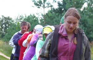 Virve susirišus keliauti ne taip jau lengva.