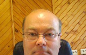 Rokiškio darbo biržos vadovas Virginijus Strazdas absolventams primena