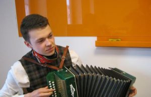 Konkurso diplomantas armonikierius Karolis Streikus iš Rokiškio Rudolfo Lymano muzikos mokyklos. Asmeninio archyvo nuotr.