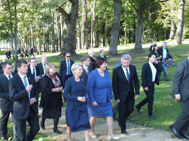 Dvaro jubiliejų pagerbė Lietuvos ir Latvijos parlamentų pirmininkės Inara Mūrniecė ir Loreta Graužinienė. A.Minkevičienės nuotr.