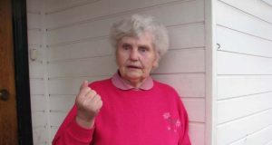 Rokiškietei Onai Šukienei įtarimą sukėlė nepažįstamojo skambučiai su siūlymais ištirti geriamojo vandens kokybę. D.Zibolienės nuotr.