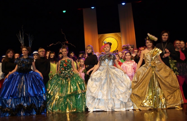 Renginyje sužavėjo keturi puošnūs suknelių modeliai