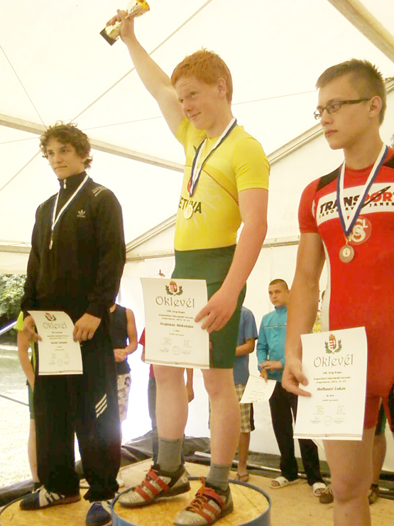 S.Aleksiejus (viduryje) – Vengrijos turnyro nugalėtojas. J.Aleksiejaus nuotr.