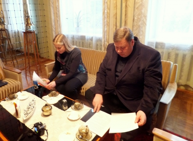 Rokiškio turizmo ir tradicinių amatų informacijos ir koordinavimo centro direktorė Lina Valotkienė ir Rokiškio šv. apaštalo evangelisto Mato parapijos klebonas kunigas Eimantas Novikas pasirašė bendradarbiavimo sutartį.