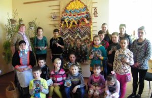„Vaikų velykėlių“ konkurso dalyviai iš Suvainiškio ruošiasi kelionei į Naisius.