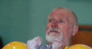 Uteniškis Povilas Drazdas pretenduoja tapti svarsčių kilnojimo pasaulio rekordininku. R.Šinkūno nuotr.