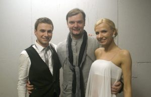 Choreografas nesitikėjo tokio poros skrydžio Kraštietis Mantas Svirskys (viduryje) šokėjams Vadimui Šuško ir Laurai Valytei padėjo laimėti televizijos projektą. M.Svirskio asmeninio albumo nuotr.