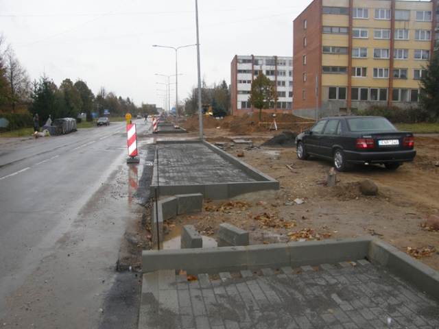 Taikos gatvėje rengiamos mašinų stovėjimo aikštelės bus pertvarkytos. D.Zibolienės nuotr. Taikos gatvėje rengiamos mašinų stovėjimo aikštelės bus pertvarkytos. D.Zibolienės nuotr.