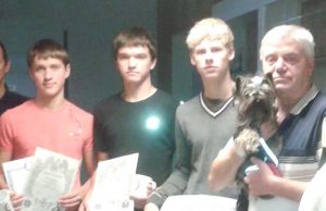 Estijoje gerino šaudymo įgūdžius Šauliai J.Babilius (iš kairės)