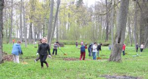 Liko dvi savaitės iki dvaro parko talkos. N.Byčkovskio nuotr.