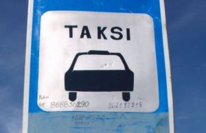 Rokiškio autobusų stoties grafikai gali nuvilti: dalis skelbiamų maršrutų vasarą yra panaikinti.  D.Zibolienės nuotr.