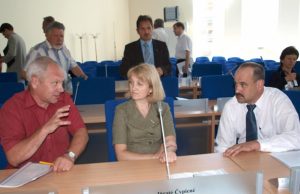 Tarybos nariai A.Blažys (iš kairės)