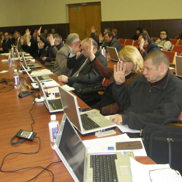 Ar ne per greitai paseno buvusių rajono tarybos narių kompiuteriai? D.Zibolienės nuotr.