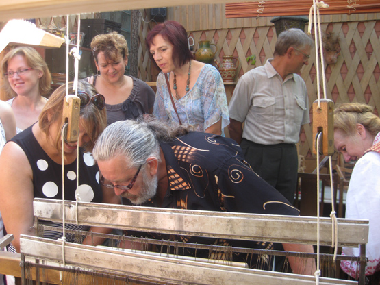 Tautodailininkų suėjim akimirka. J.Kareniauskienės nuotr.