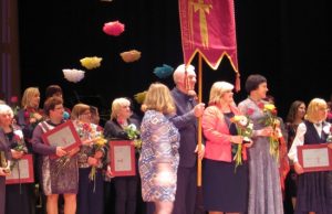 Rokiškio teatras jubiliejui siūlo renginių savaitę Rokiškio kultūros centras neleis pranykti respublikinei šventei „Tegyvuoja teatras“. Nors ją ketinta baigti