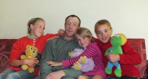 Su savo didžiausiu turtu – Kristina (kairėje)