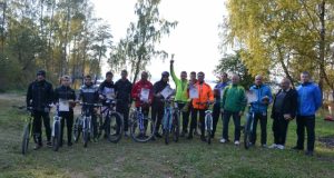 Pirmojo dviračių kroso „Beržuonos taurė – 2015“ dalyviai viliasi