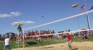 Velykalnio paplūdimio tinklinio aikštynai tinka svarbiausioms šios sporto šakos varžyboms. L.Dūdaitės nuotr.