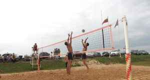 Velniakalnio aikštyne rugpjūčio 18 d. vyks Lietuvos paplūdimio tinklinio mėgėjų varžybos. N.Byčkovskio nuotr.