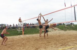 Geriausi sportininkai – Velniakalnio aikštyne Velniakalnio aikštynas jau parengtas šalies paplūdimio tinklinio varžyboms. L. Dūdaitės nuotr.