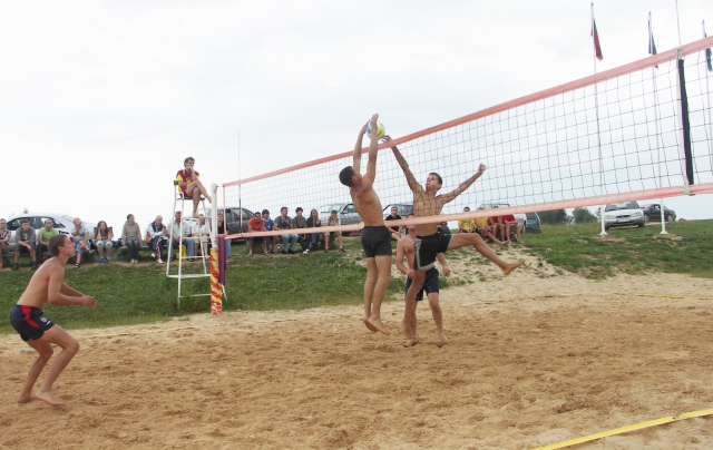 Velniakalnio aikštynas jau parengtas šalies paplūdimio tinklinio varžyboms. L. Dūdaitės nuotr.