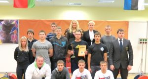 Jungtinė Rokiškio komanda – šalies jėgos trikovės taurės varžybų laimėtoja. A.Kondratenkos nuotr.