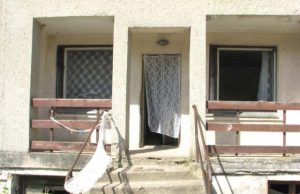 Bute be durų ir langų žaidžia vaikai. N.Byčkovskio nuotr.