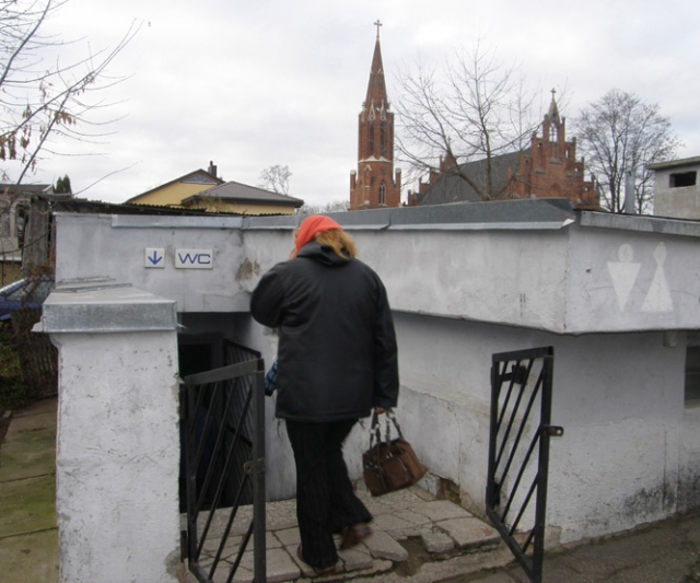 Miesto centre gana sudėtinga surasti nemokamą viešąjį tualetą.