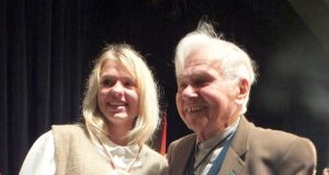 Už aktyvią veiklą ir paramą ūkininkams V.Šlikas apdovanotas Rokiškio ūkininkų sąjungos „Garbės ženklo ordinu“.  Greta jo – pandėlietė Ieva