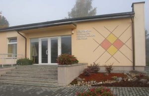 Reabilitacijos centras – tramplinas į sveikųjų gyvenimą Užimtumo ir socialinės reabilitacijos centras psichikos neįgaliesiems bei jų artimiesiems – labai reikalinga mokykla. A.Puteikytės nuotr.