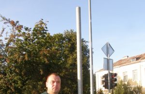 "Ženklo "Pėsčiųjų perėja" telikęs stulpas"