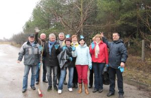 „Rokiškio komunalininko“ kolektyvas talkoje "Darom".  AB „Rokiškio komunalininkas“ archyvo nuotr.